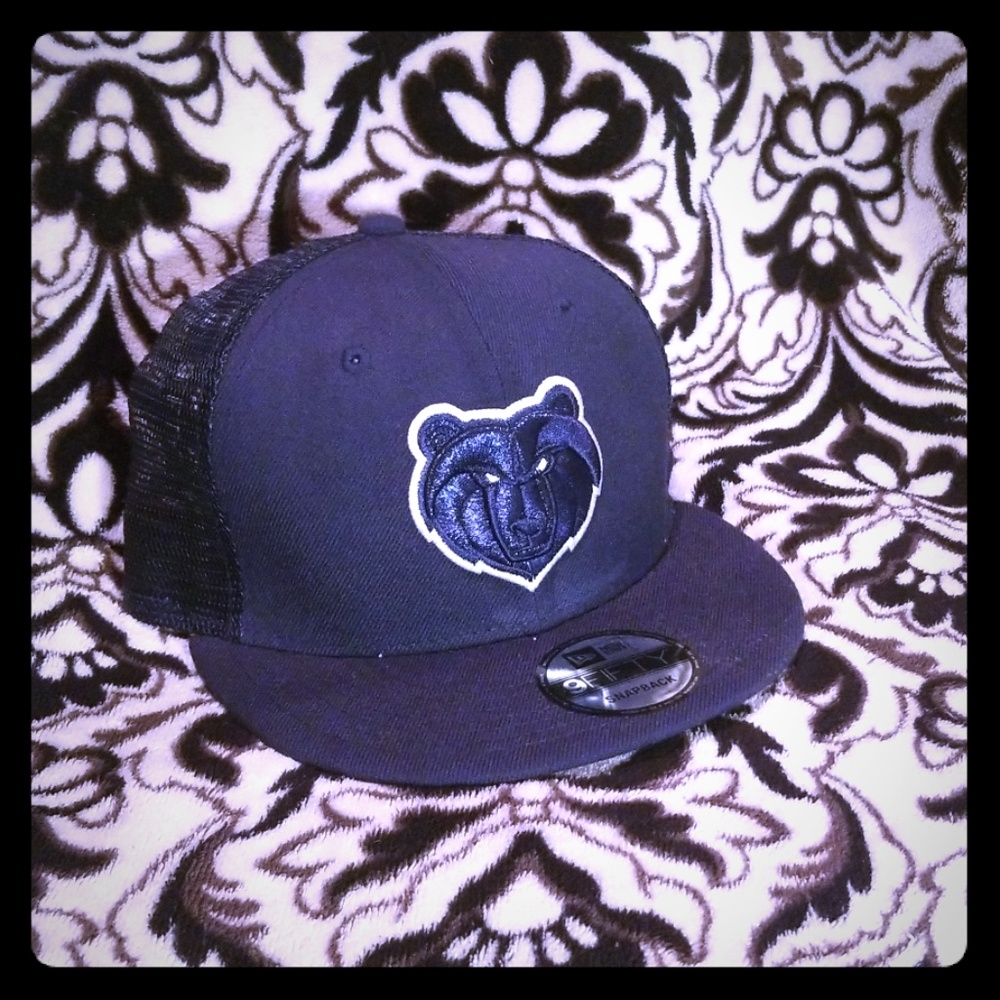 Navy snapback